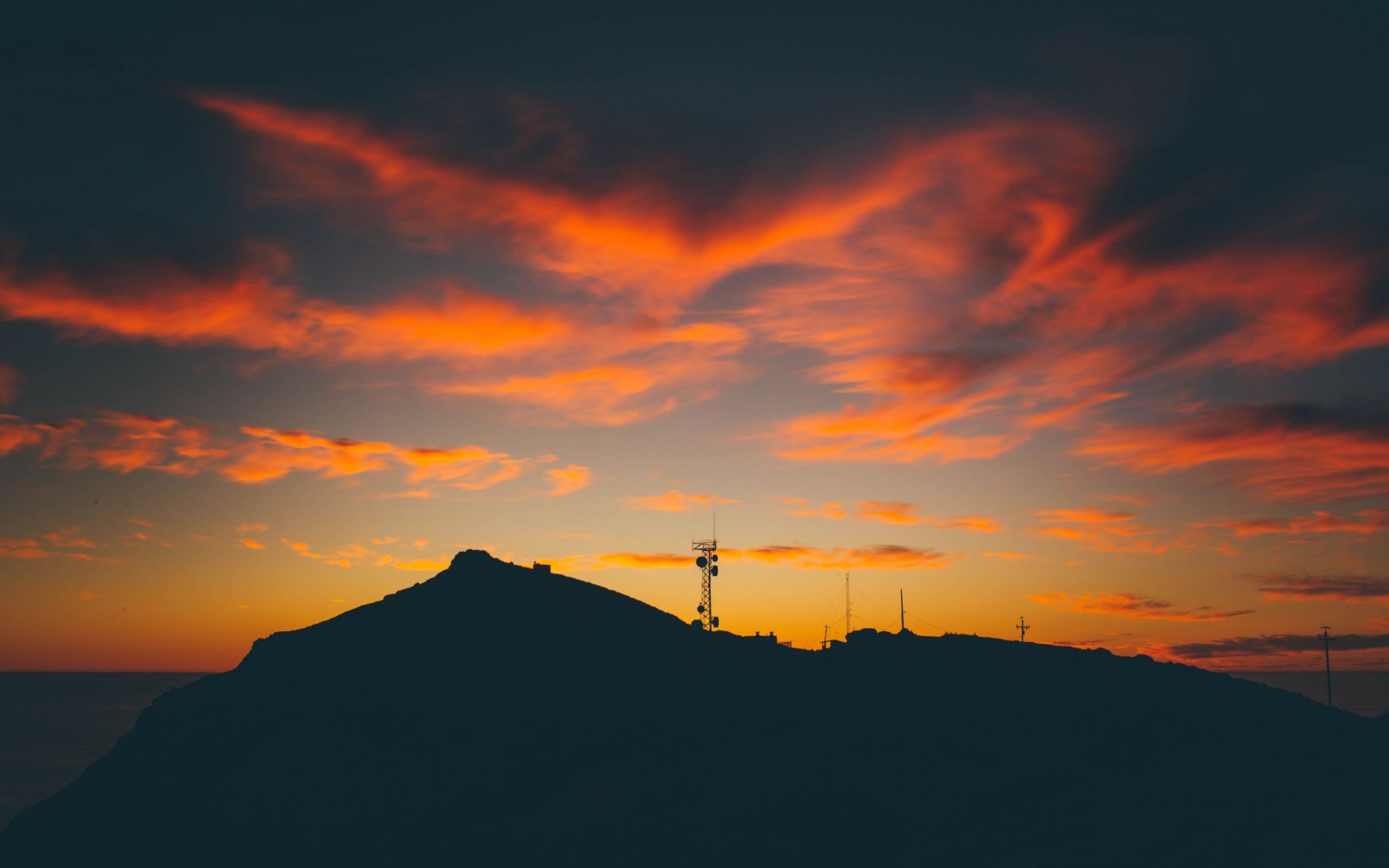 radia z 4 stron świata